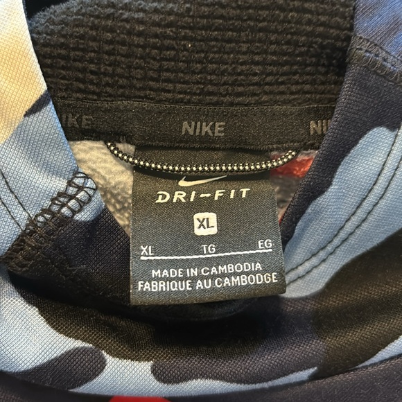 Nike - Picture 2 of 2